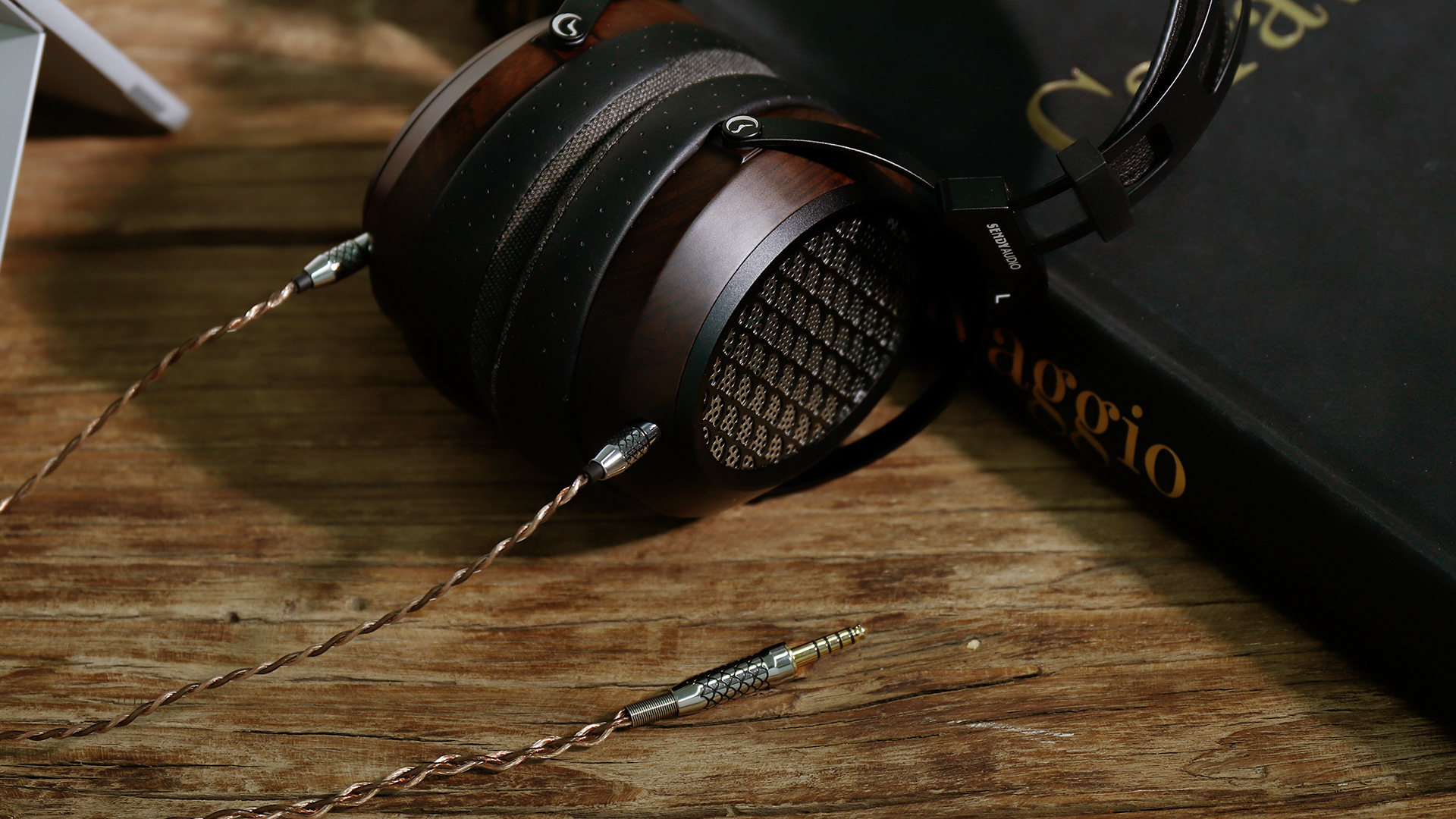 Aiva 2｜SENDY AUDIO｜株式会社アユート PCパーツ・VR